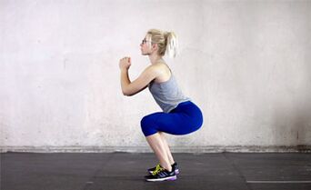 Squats သည် သင့်ခြေထောက်များတွင် ကိုယ်အလေးချိန်ကျစေရန်အတွက် အကောင်းဆုံးလေ့ကျင့်ခန်းဖြစ်သည်။